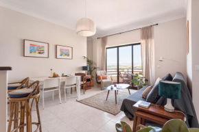 ALTIDO Superb Flat with Ocean View